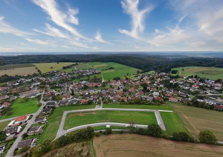 Frontal Bauplatz in Haag Schönbrunn
